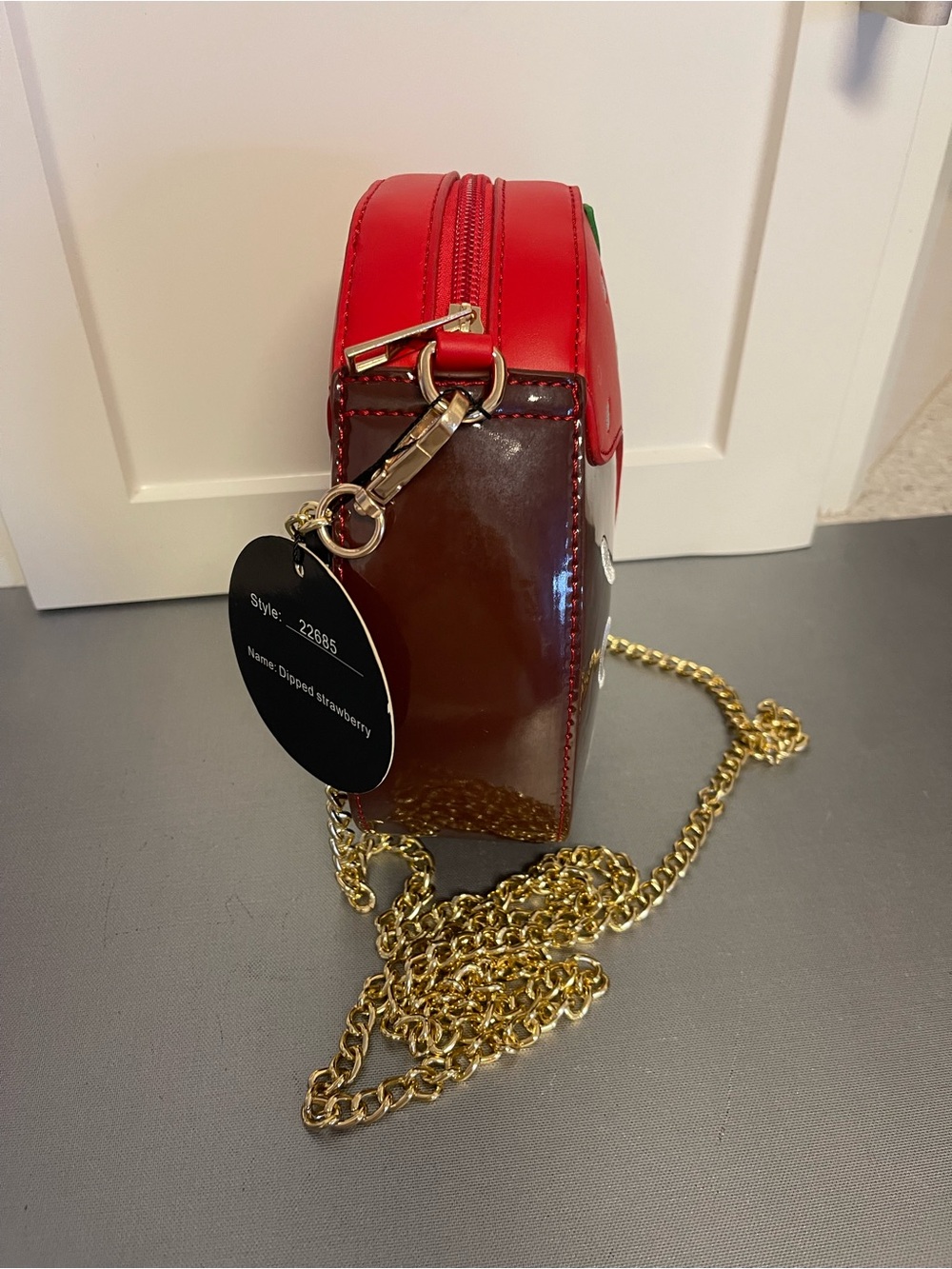 “Tami Too” Strawberry Dipped in Chocolate/Cream Crossbody Zipper Bag NWT - Picture 7 of 8
